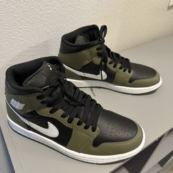 Brand New !! Size 8 Men’s 