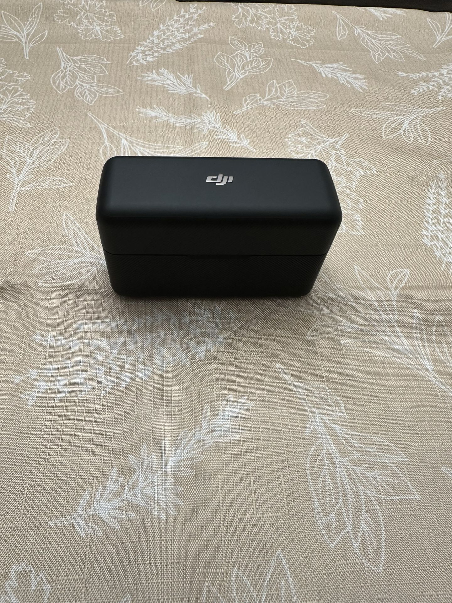 DJI Wireless Mics Plus Charging Case