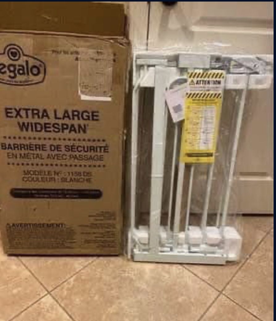 Regalo 56-Inch Extra WideSpan Walk Through Baby Gate, 30” tall and 29-56” wide. Model #1158