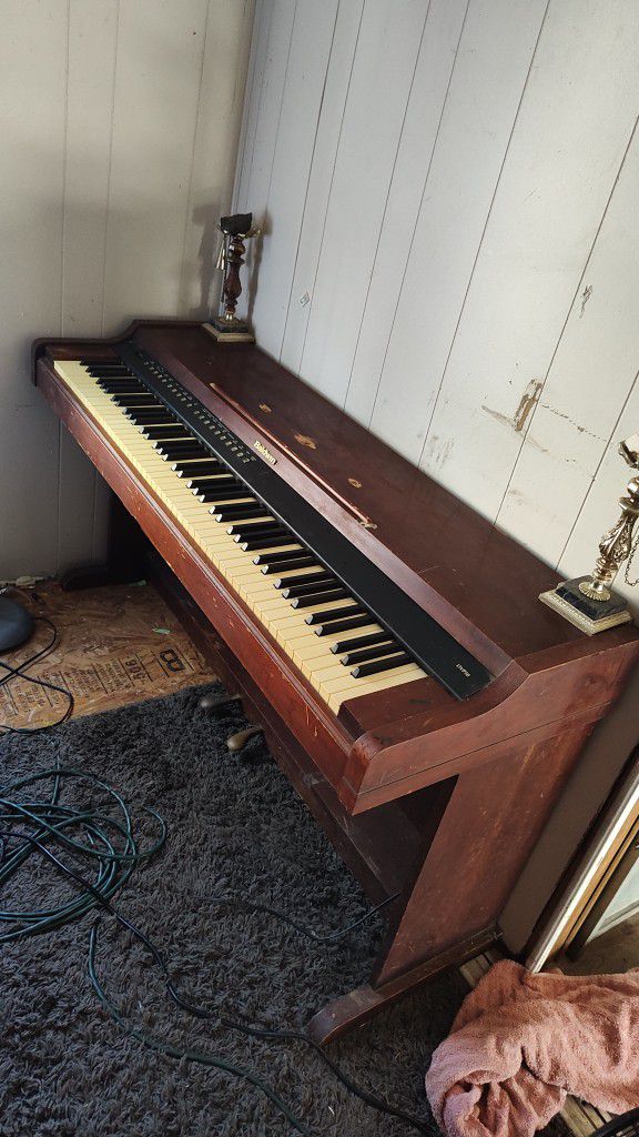 Baldwin DVP50 Electric Piano