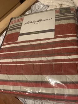 Twin comforter