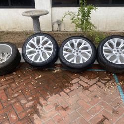 Range Rover Original Tiers Whit Terms
