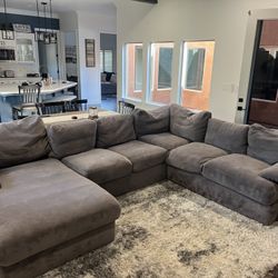 Grey Sectional Sofa – Excellent Condition