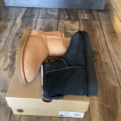 Uggs Big Kids Mini Classic Size 13 Through Six