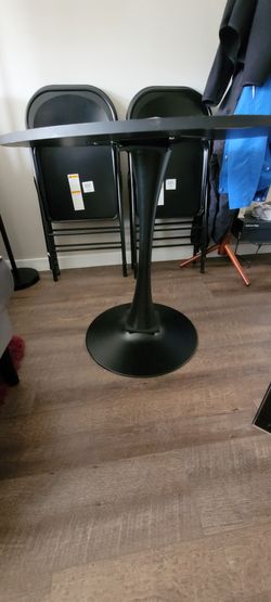 Small round coffee table for Free