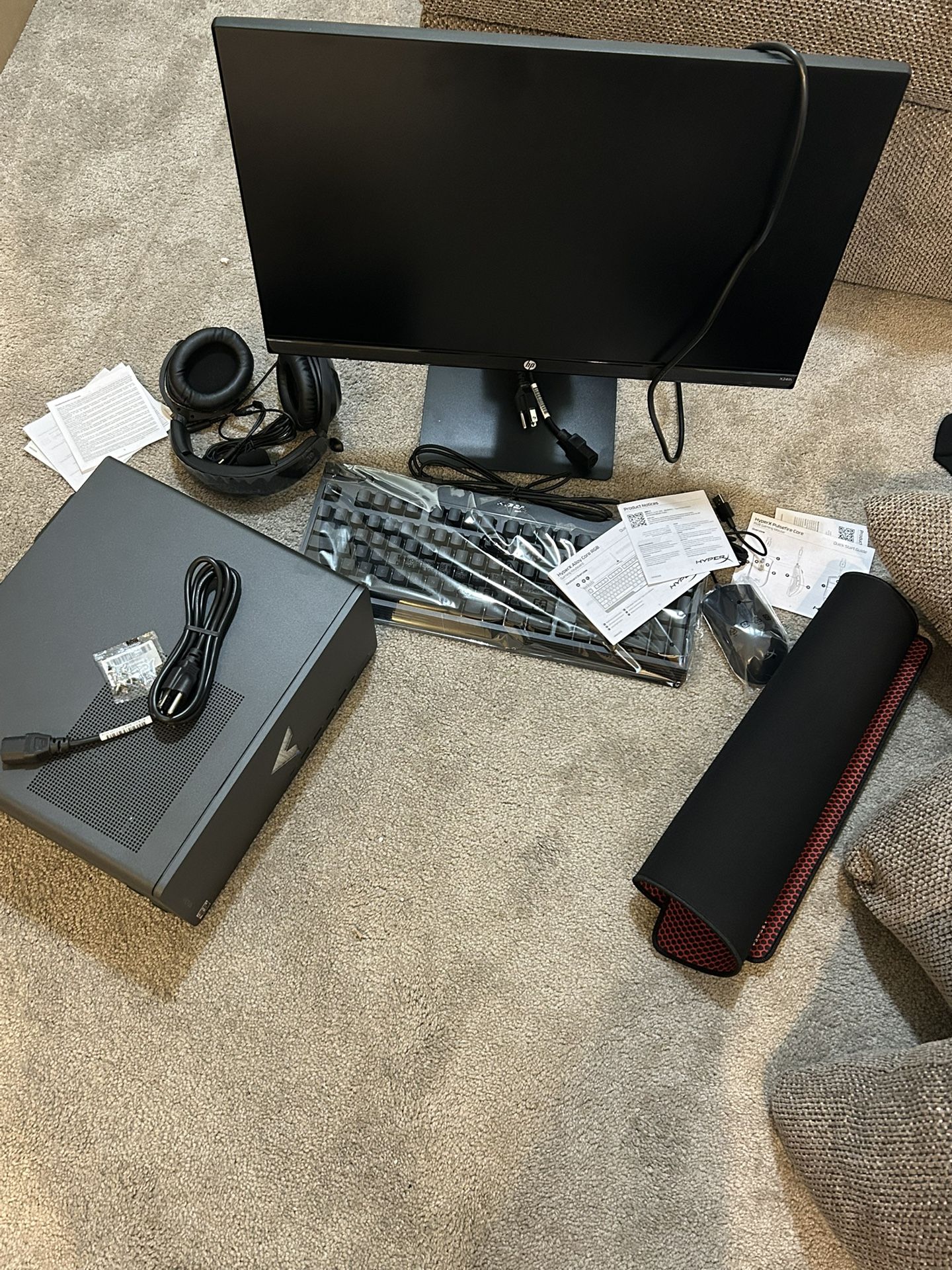 VICTUS BY HP 15L GAMING DESKTOP TG02-0048h PC, AMD RYZEN 5 5600g ,PLUS MONITOR,HYPERX, BUNDLE $300