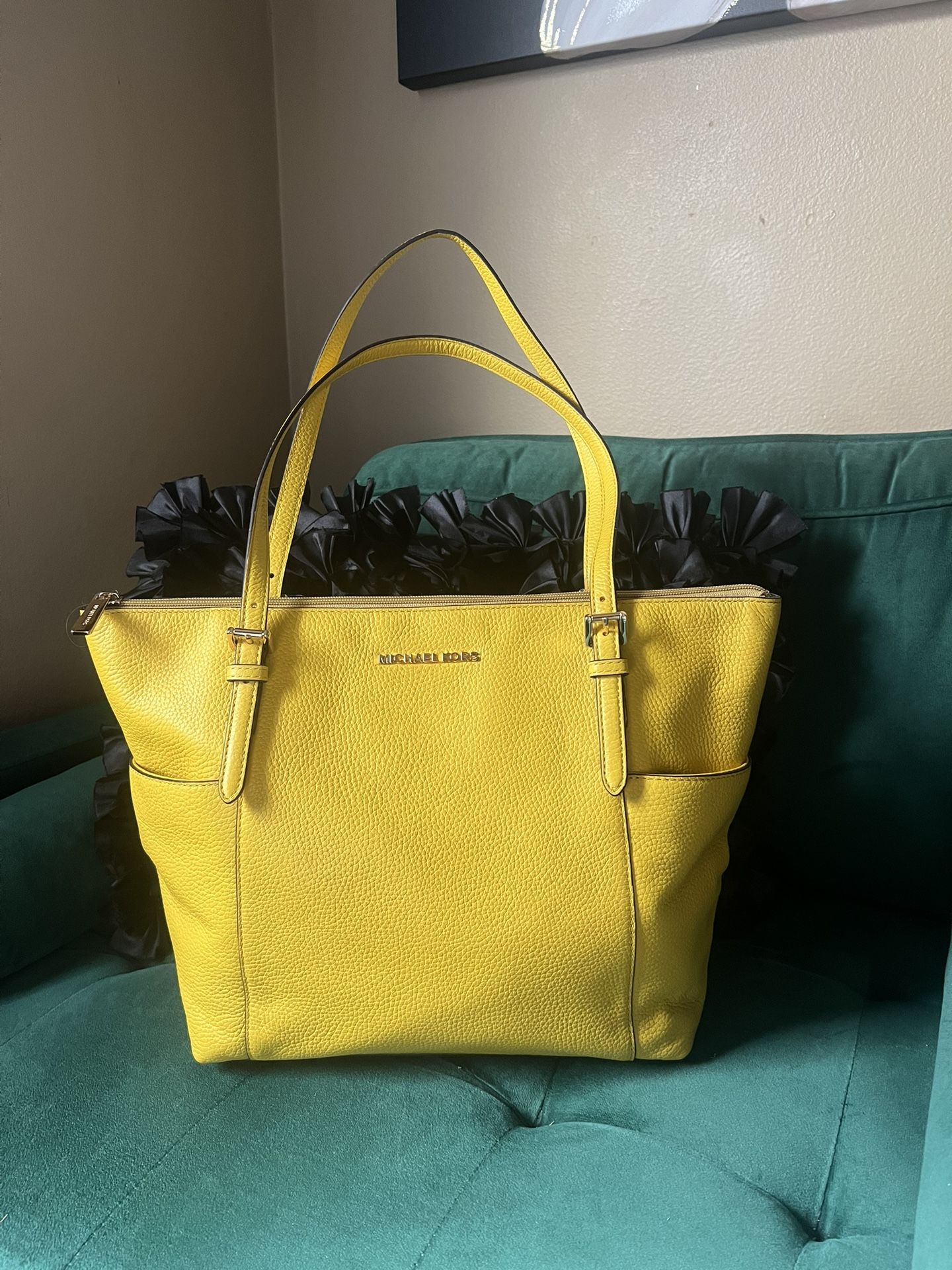 Michael Kors Large Charlotte Tote In Bright Yellow