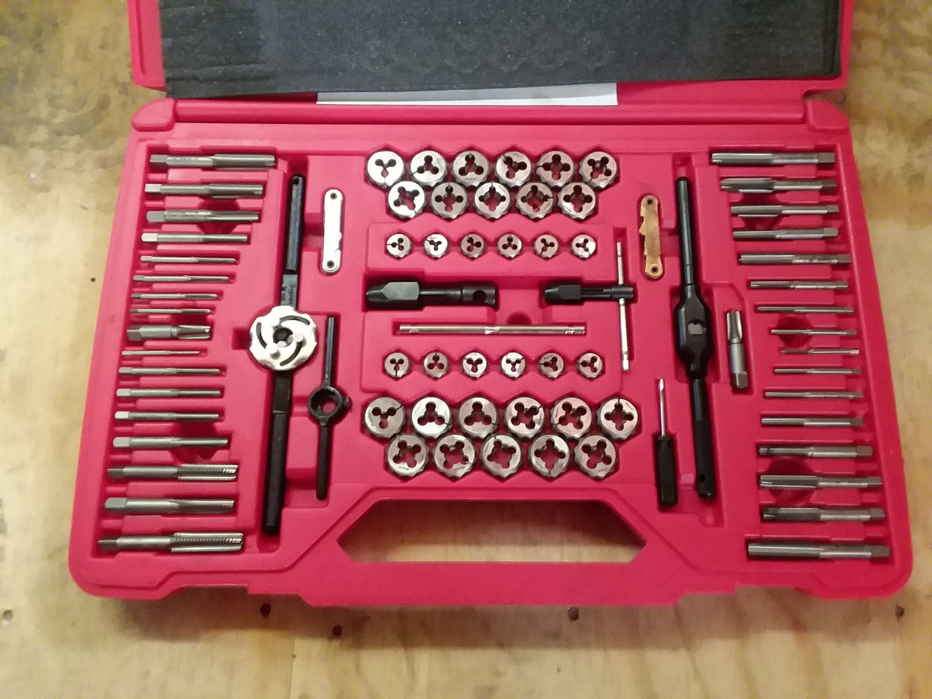 Snap On 76 piece Tap & Die Set