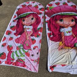 Background strawberry shortcake