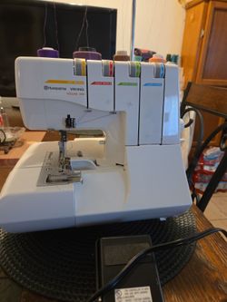 Husqvarna Viking Mini Surger Machine