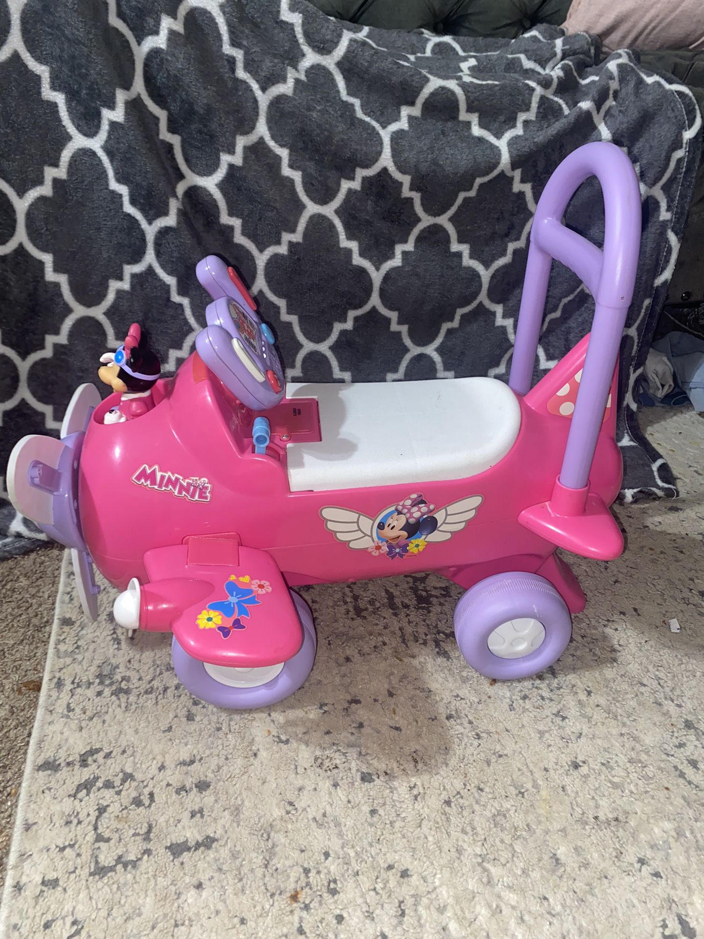 Minnie Mouse Walking/ Riding Toy 