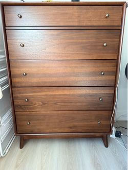 BRAND NEW CONDITION CHEST