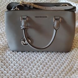 M/K Gray Purse