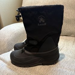 Men’s Kamik Brand Snow Boots Size 7