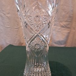 Beautiful Vintage Heavy Cut Crystal Glass Flower Vase. Woodland Hills  Ca.