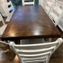 Valebeck Brown/White 7 Piece Dining Room Set ( Table, 6 Chairs) /P