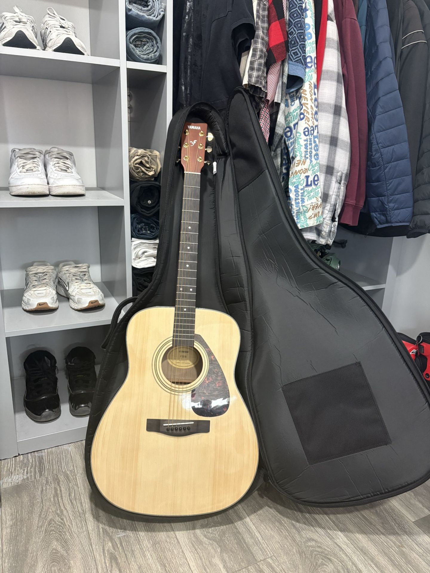 Yamaha Acoustic Guitar