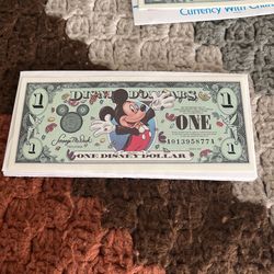 Mickey Mouse  $1 Disney, Dollar