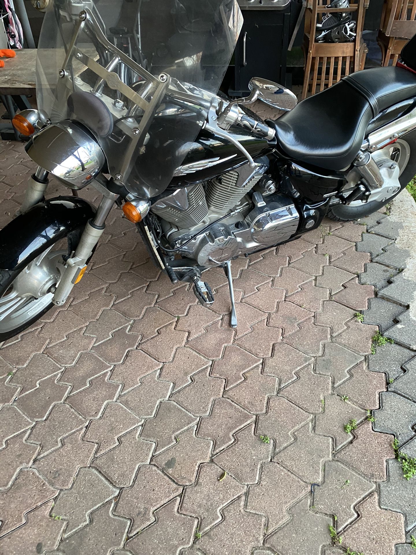 Honda VTX 1300 C año 2007 con 8000 millas