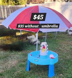 Water table w NEW umbrella