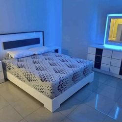 white queen bedroom set with black finishes