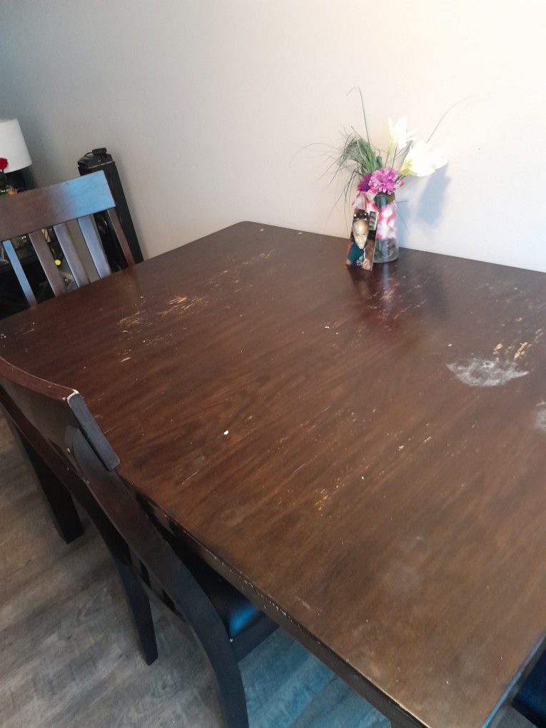 $ 150 Wood Kitchen Table With 4 Chairs