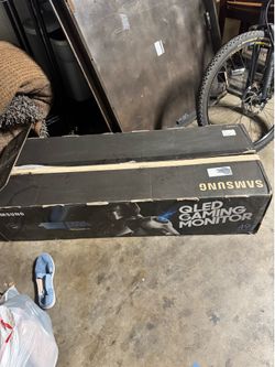 49” curved Samsung screen