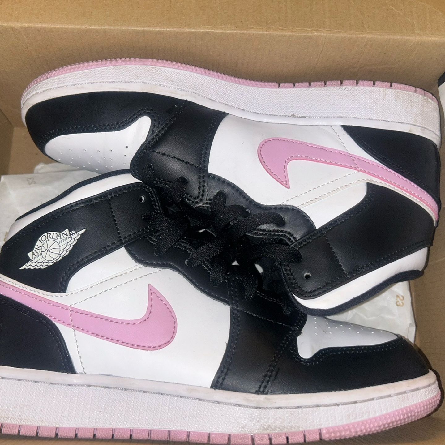 Air Jordan 1 Mid GS White Light Artic Pink size 6y