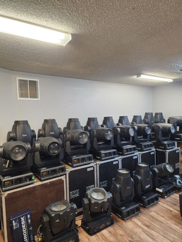 MARTIN MAC 2000 XB $300 EACH 5 PCS OR MORE $275 EACH (10 PCS OR MORE $250 EACH TAKE ALL 21 PCS $225 EACH ( VERY GOOD CONDIlTION ( HABLO ESPAN̈OL).