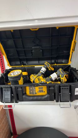 Dewalt Tools & Bow Set