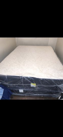MOVING 2 mattresses in plastic