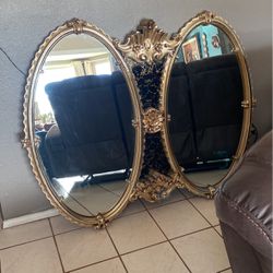 Beautiful Oval Antique Mirror  