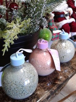Brand New Christmas Bath Bombs ornaments