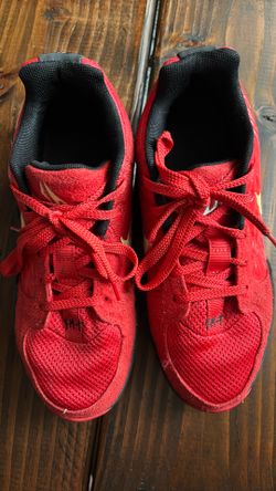 Boys Basketball Shoes Size 51/2 Youth