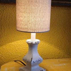 Great TABLE LAMP for SMALL SPACES! DESK, HALLWAY, NIGHT LIGHT, KITCHEN. Washington Park, i25 and Alameda, Denver)