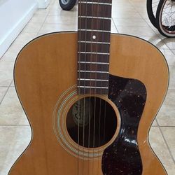1982 GUILD GUITAR F30-NT