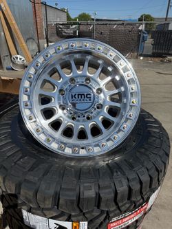 18” Gloss Silver Ford 2500 Wheels & Tires