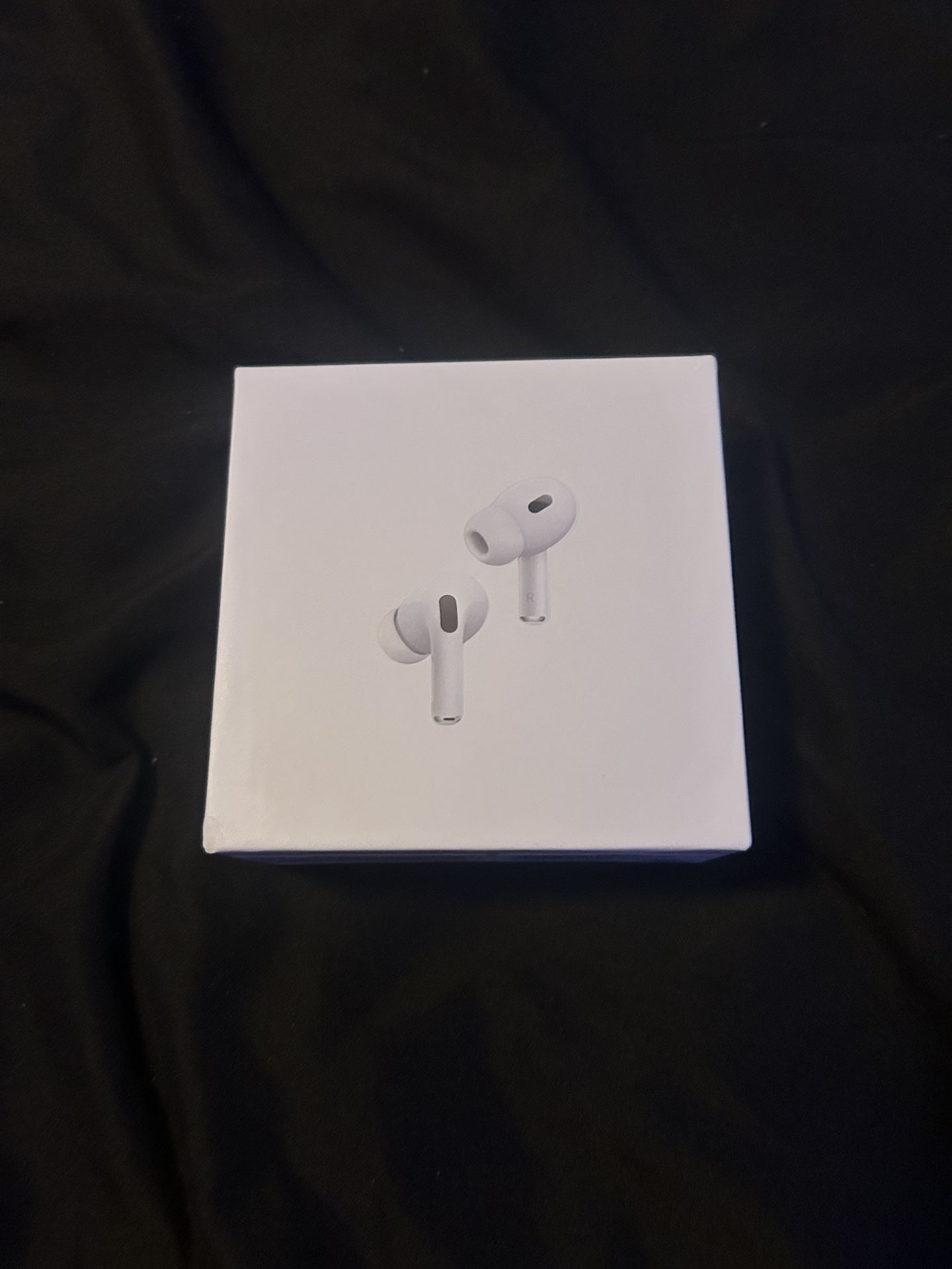 AirPods Pro (2nd generation) with MagSafe Charging Case (USB-C)-with active noise cancellation