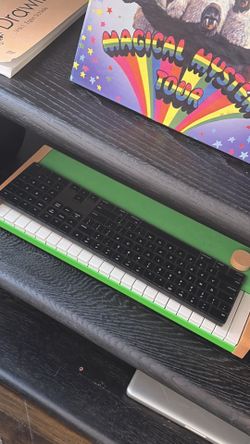 APPLE MAGIC KEYBOARD BLACK
