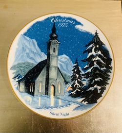 1975 Christmas Plate "Silent Night Holy Night" Danbury Mint Limited Edition