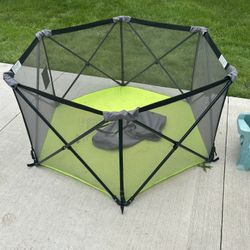 Summer Infant Pop ‘n Play Portable Playard, Green - Lightweight Play Pen for Indoor and Outdoor Use - Portable Playard with Fast, Easy and Compact Fol