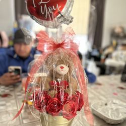 Valentine’s Arrangements 