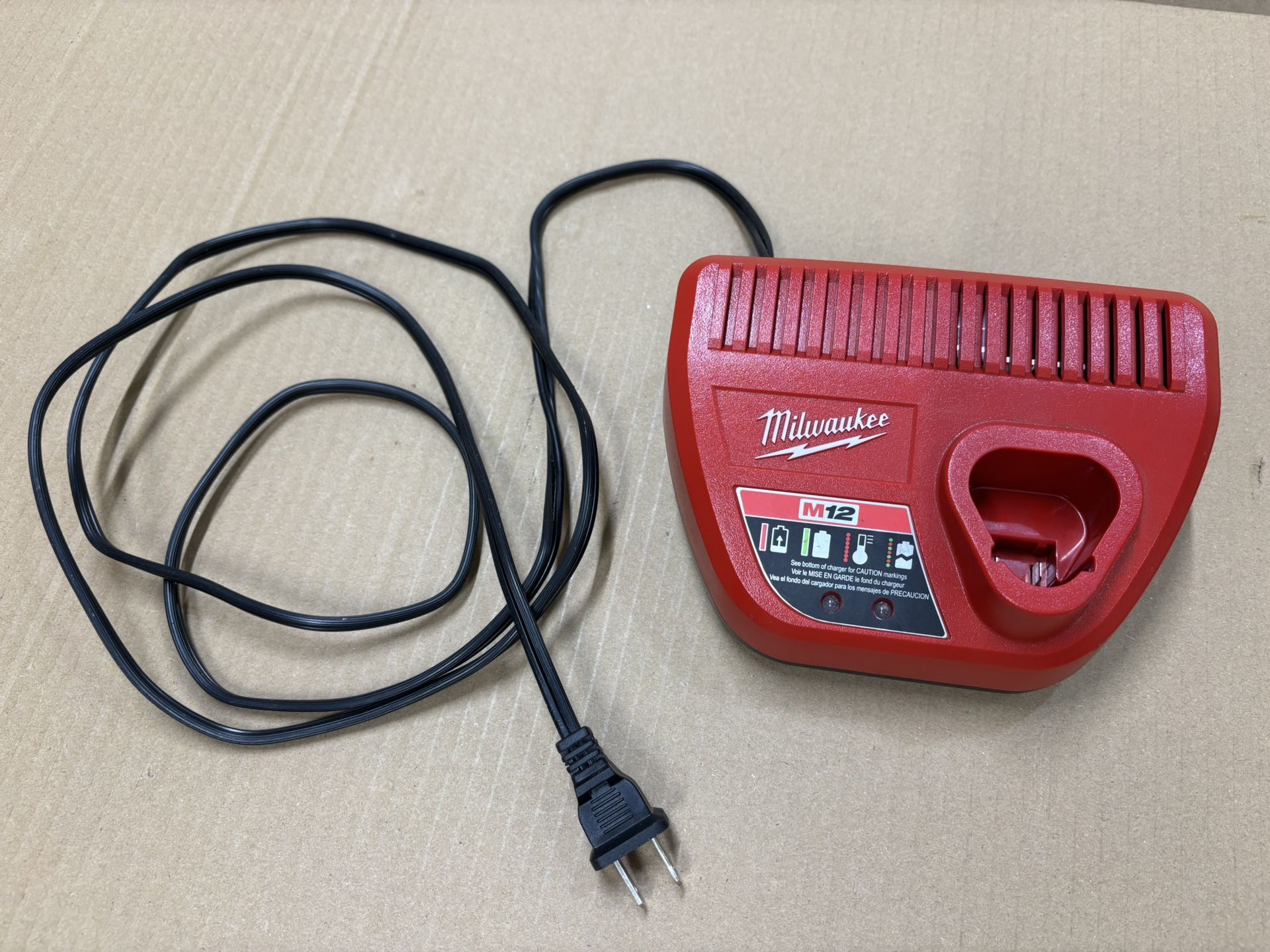 Milwaukee M12 Battery Charger