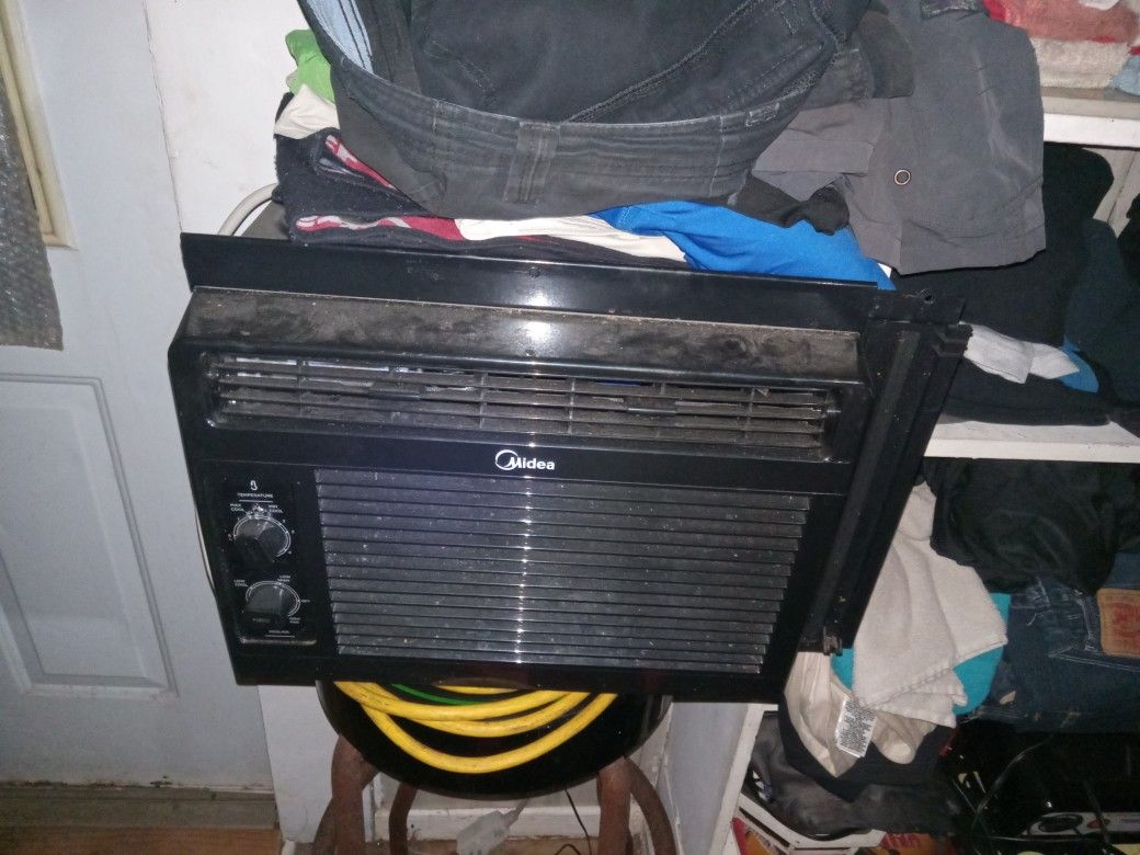 5,000 BTU Air Conditioner