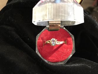 10kt gold blue topaz/diamond ring