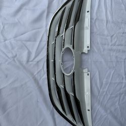 hyuandia sonata upper grill chrome/white year 2011-2014