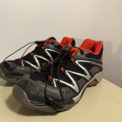 Salomon Hiking Running Trail Boys Shoes Size 2 