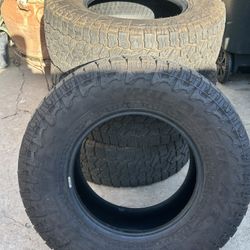 Four Falken Wildpeak 285/70/17