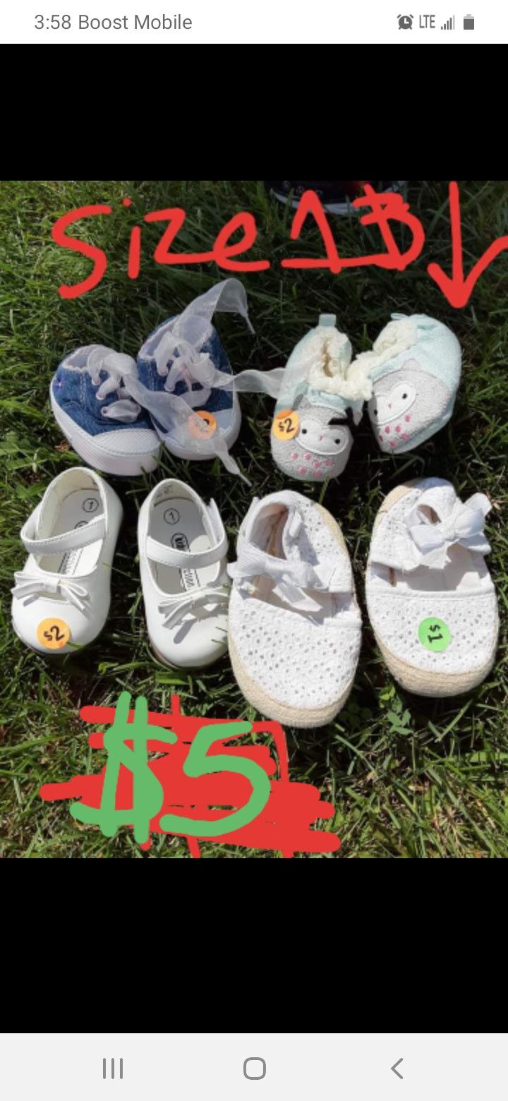 Baby girls shoes sizes 1 and under good condition