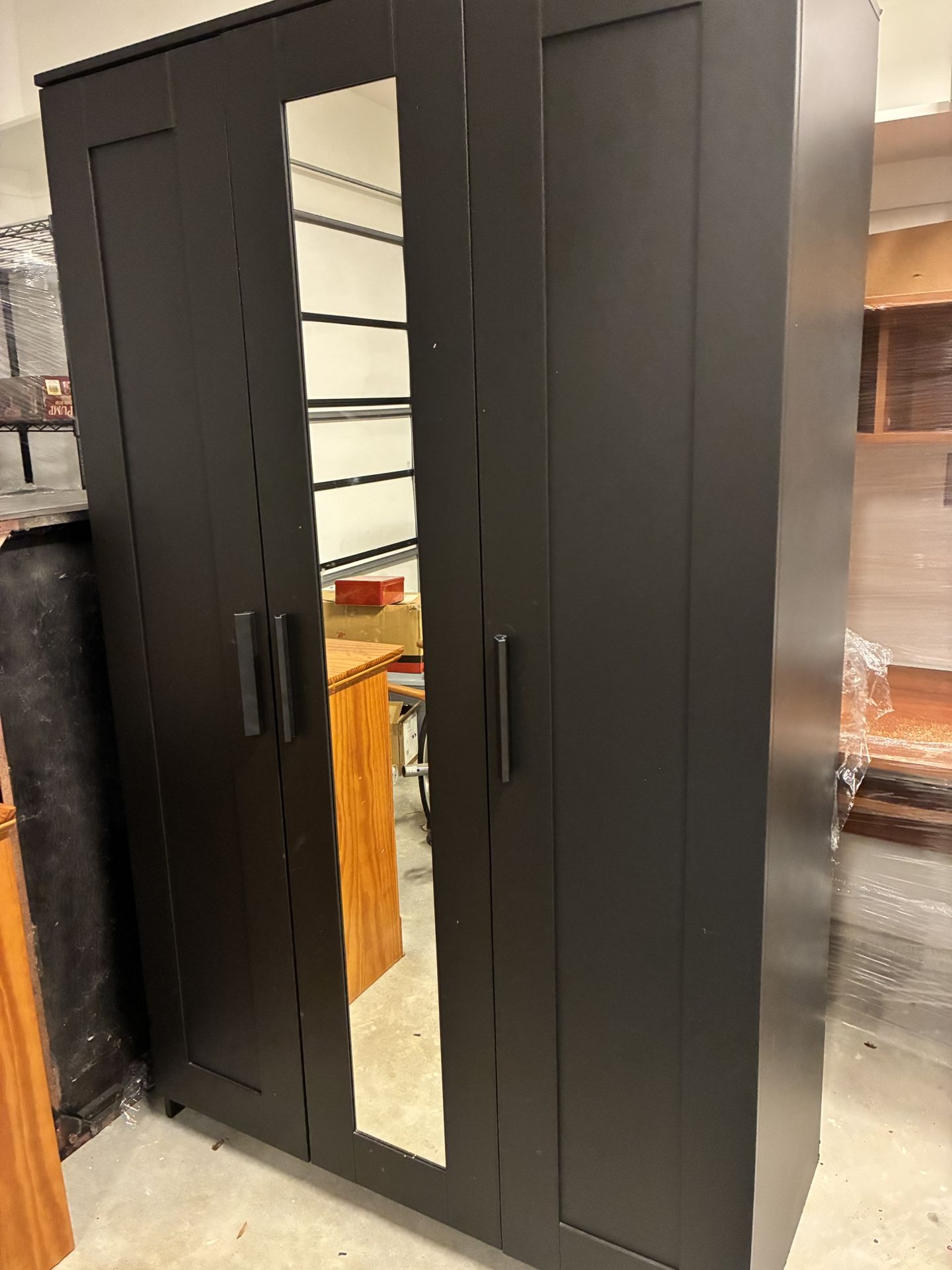 Tall Wardrobe 3 Door